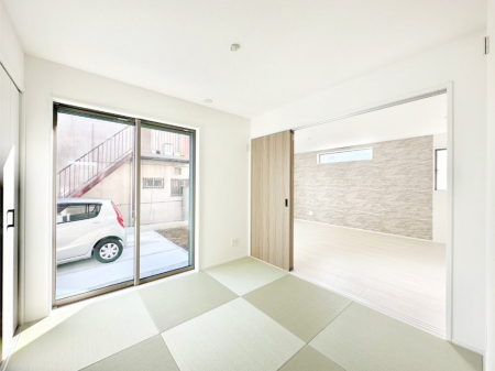 ���̑����ρ@���r���O�Ɨׂ荇���Ă���a���B�ق��ƈꑧ�ł���a�̋�Ԃ��Y�ꂸ�ɁB 