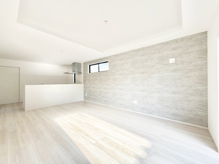 ���r���O�@���Ƒ��̓��₩�Șb�����ŕ�܂�閾�邢���r���O