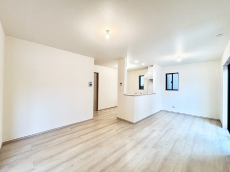 ���r���O�@�ǂ��ɂ��Ă��Ƒ��̂Ȃ������������R�~���j�P�[�V�������r���O�B 