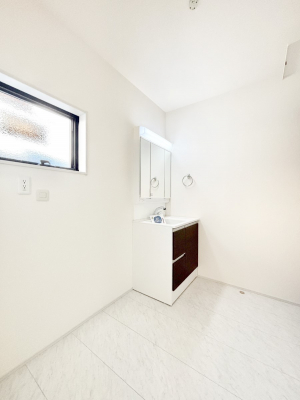 ���̑��@�������̂�����K��Ԃł��B�����̐g�x�x���C�����ǂ����g�������܂��B 