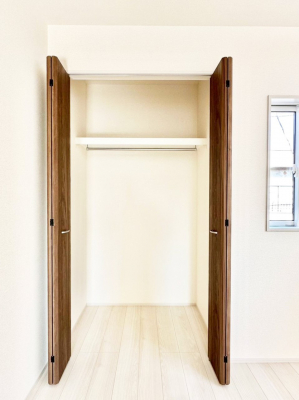 ���[�@�m���̃N���[�[�b�g�B���s��������̂Ō���̈ߗނ�����������܂�܂��B