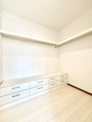 ̑@EH[NCN[[bgtŐԂLpł܂B