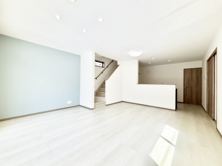 rO@Ƒ̓₩Șbŕ܂閾邢rO