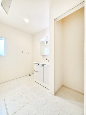 ���̑��@���[�X�y�[�X�t���̂�Ƃ肠�郉���h���[�X�y�[�X�B