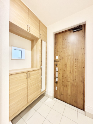 ց@ʔ͂Ƒ̎ʐ^G߂̃CeAŏIƂĉoł܂