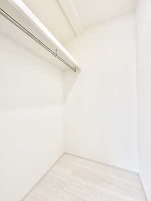 ̑@EH[NCN[[bgtŐԂLpł܂B