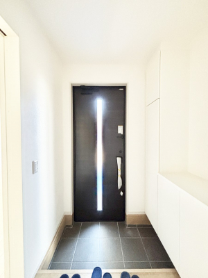 ���ց@���Ƒ��₨�q�l���C�����悭���o�}���ł��鉸�₩�ȕ��͋C�̌��ւł��B