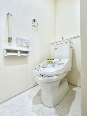 �g�C���@�g�C����1�K��2�K���ꂼ��ɔz�u����Ă��ĂƂĂ��֗��ł��B 