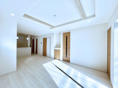 ���r���O�@�Ƒ��c���̎��Ԃ����������Ȃ��났�̃��r���O�_�C�j���O�B   