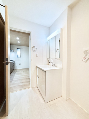 ̑@Ƃ̐ʃXy[XŒ̐gxxNN