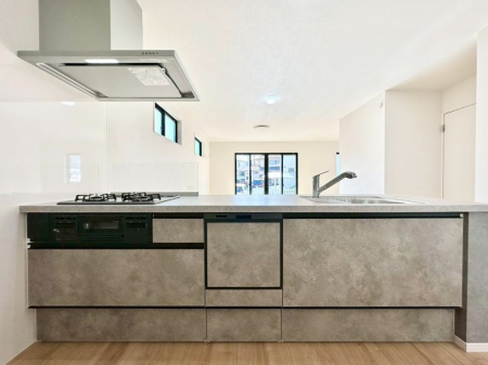 �L�b�`���@�������������I�ɁA�y�����I�V�X�e���L�b�`��  �@