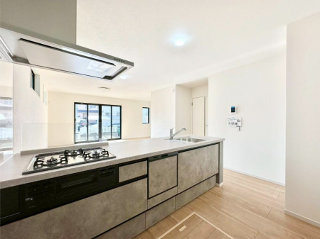 �L�b�`���@���������Ȃ���ł����Ƒ��Ƃ̉�b���y���߂�ΖʃL�b�`���@