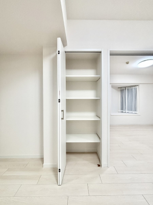 [@rO[BɎ[ƕW܂LDKXbLЕtłˁB      