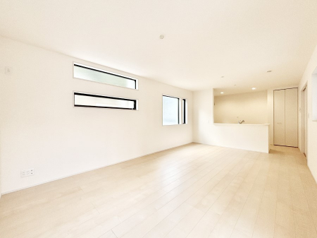 ���r���O�@���Ƒ��̓��₩�Șb�����ŕ�܂�閾�邢���r���O