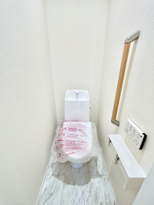 �g�C���@�g�C����1�K��2�K���ꂼ��ɔz�u����Ă��ĂƂĂ��֗��ł��B 