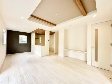 ���r���O�@���Ƒ��̓��₩�Șb�����ŕ�܂�閾�邢���r���O�@