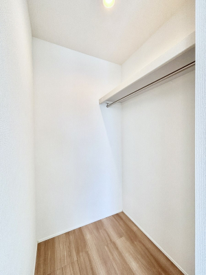 ̑@EH[NCN[[bgtŐԂLpł܂B