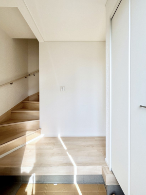 ���ց@�Ƒ��̋A��₨�q�l�������������}���錺��  