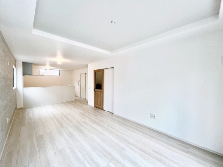 ���r���O�@�Z�ޕ��̌��������o�����A�C���e���A���l����̂��y���݂ȃ��r���O�ł��I 