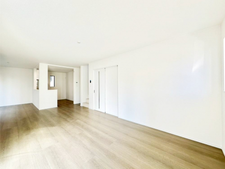 ���r���O�@���Ƒ��̓��₩�Șb�����ŕ�܂�閾�邢���r���O