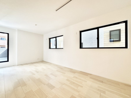 ���r���O�@�傫�ȑ����炽���Ղ�̗z���ƕ����������郊�r���O