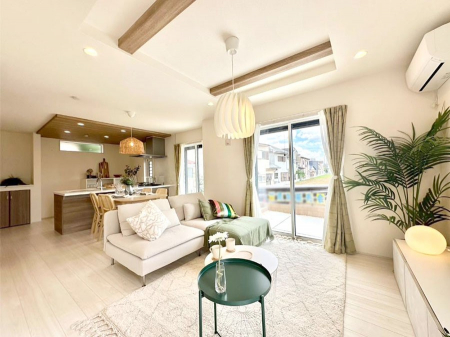 rO@Ƒ̓₩Șbŕ܂閾邢rO  