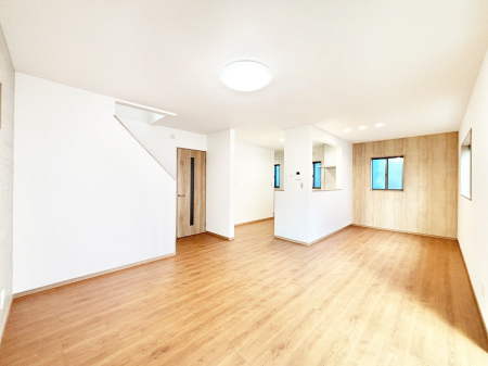 ���r���O�@�Z�ޕ��̌��������o�����A�C���e���A���l����̂��y���݂ȃ��r���O�ł��I 