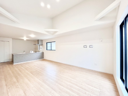 ���r���O�@���Ƒ��̓��₩�Șb�����ŕ�܂�閾�邢���r���O