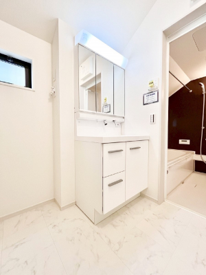 ���̑��@�L�b�`���Ƃ̓������l�����������W���݌v�ŖZ�������Ԃ̉Ǝ������N���N