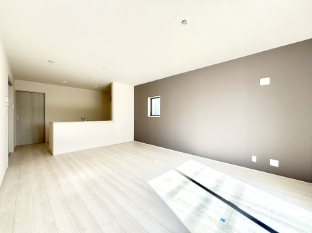 ���r���O�@�Z�ޕ��̌��������o�����A�C���e���A���l����̂��y���݂ȃ��r���O�ł��I 