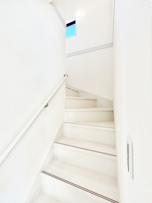 ���̑��@�����Ȃ��q���܂₲�N�z�̕��Ɋ������z���I�K�i�ɂ͎萠�t���ł�