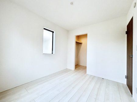 �q�������@�E�H�[�N�C���N���[�[�b�g�����邨�����B�G�߂��Ƃ̓���ւ����s�v�ŕ֗��ł��B 