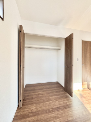 ���[�@�m���̃N���[�[�b�g�B���s��������̂Ō���̈ߗނ�����������܂�܂��B