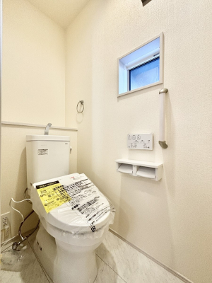 �g�C���@�g�C����1�K��2�K���ꂼ��ɔz�u����Ă��ĂƂĂ��֗��ł��B 