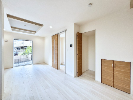 ̑ρ@Ƒ̏Ί炪RƐ܂ĂAȕ͋C̃_CjOɎdオĂ܂B