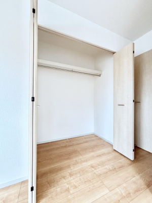 ���[�@�m���̃N���[�[�b�g�B���s��������̂Ō���̈ߗނ�����������܂�܂��B