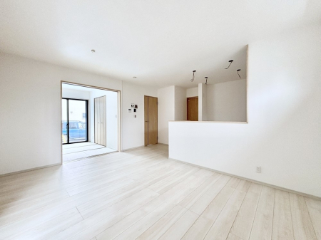 ̑ρ@Ƒ̏Ί炪RƐ܂ĂAȕ͋C̃_CjOɎdオĂ܂B