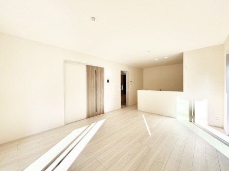 ���r���O�@�i�`�������e�C�X�g�̗D�����_�炩���F�g���̃t���[�����O���f�G�ȃ��r���O�ł��ˁB