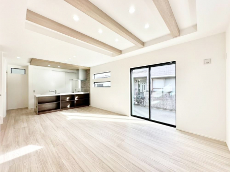 ���r���O�@�i�`�������e�C�X�g�̗D�����_�炩���F�g���̃t���[�����O���f�G�ȃ��r���O�ł��ˁB