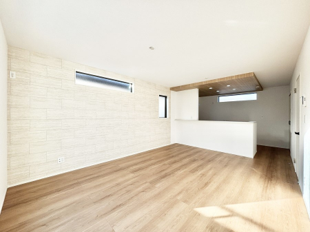 ���r���O�@���Ƒ��̓��₩�Șb�����ŕ�܂�閾�邢���r���O