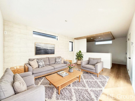 ���r���O�@�������������͋C�̂k�c�j�͉Ƒ��݂�Ȃ̉��K��ԁ��Ƌ��CG�ł�