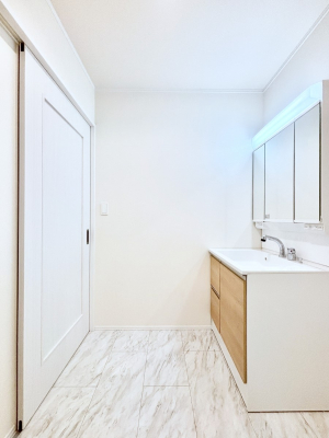 ʑEʏ@Ƃ̐ʃXy[XŒ̐gxxX[Y