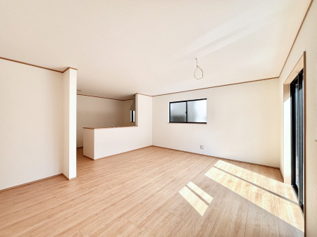 ���r���O�@�ǂ��ɂ��Ă��Ƒ��̂Ȃ������������R�~���j�P�[�V�������r���O�B 