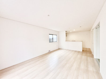 ���r���O�@���Ƒ��̓��₩�Șb�����ŕ�܂�閾�邢���r���O