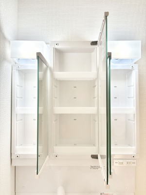 ���̑����ρ@�O�ʋ��̗��ɁA���ϕi��q���p�i�Ȃǂ����[�\�B���ʑ����������ƕۂ��܂��I