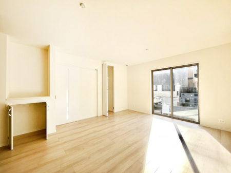 ���r���O�@�ǂ��ɂ��Ă��Ƒ��̂Ȃ������������R�~���j�P�[�V�������r���O�B 