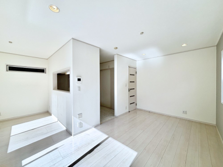 ̑ρ@Ƒ̏Ί炪RƐ܂ĂAȕ͋C̃_CjOɎdオĂ܂ 