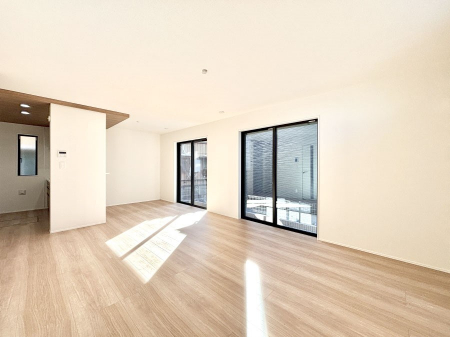 ���r���O�@�Z�ޕ��̌��������o�����A�C���e���A���l����̂��y���݂ȃ��r���O�ł��I 