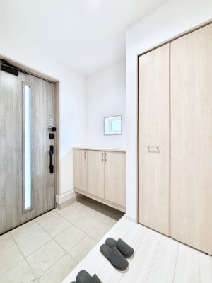 ց@ʔ͂Ƒ̎ʐ^G߂̃CeAŏIƂĉoł܂