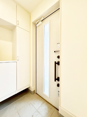 ���ց@�K���X�X���b�g�̓��������փh�A�������Ɍ���͂��Ă���܂�